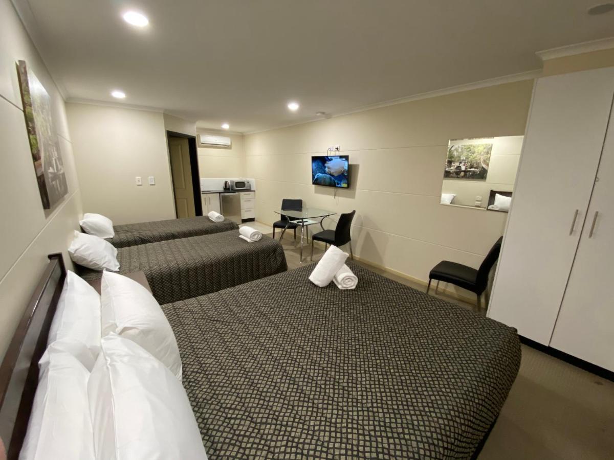 Balranald Club Motel Buitenkant foto