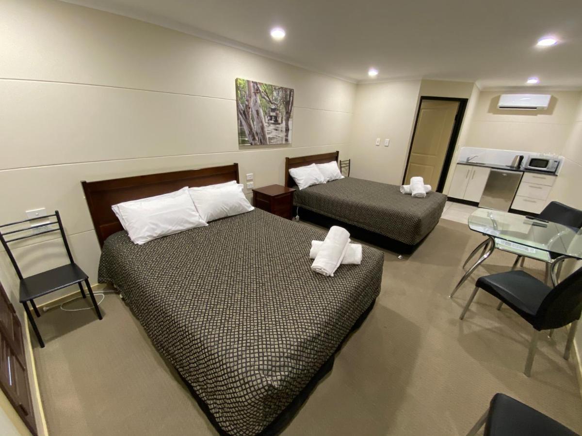 Balranald Club Motel Buitenkant foto